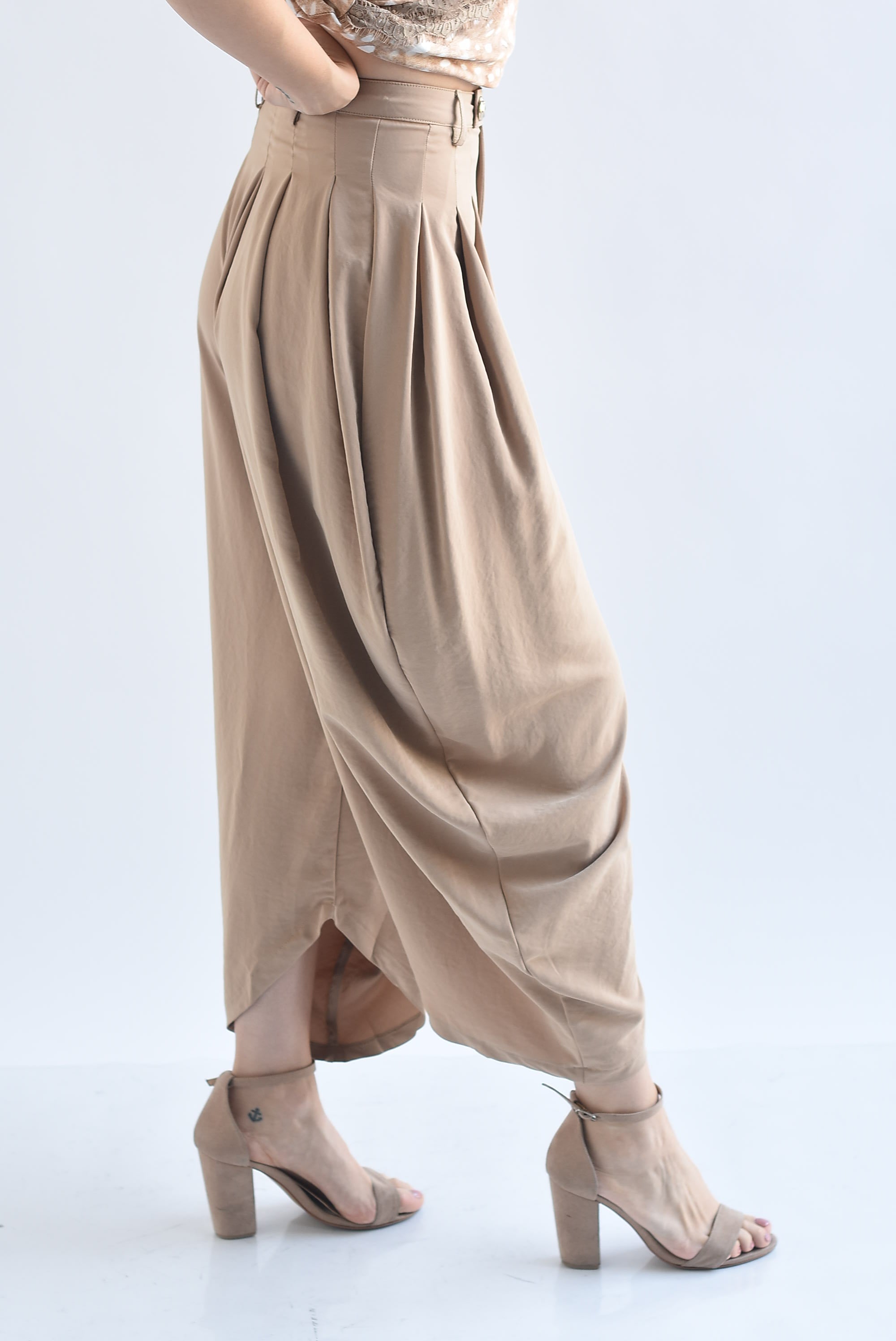 Pantalón globo pinzas