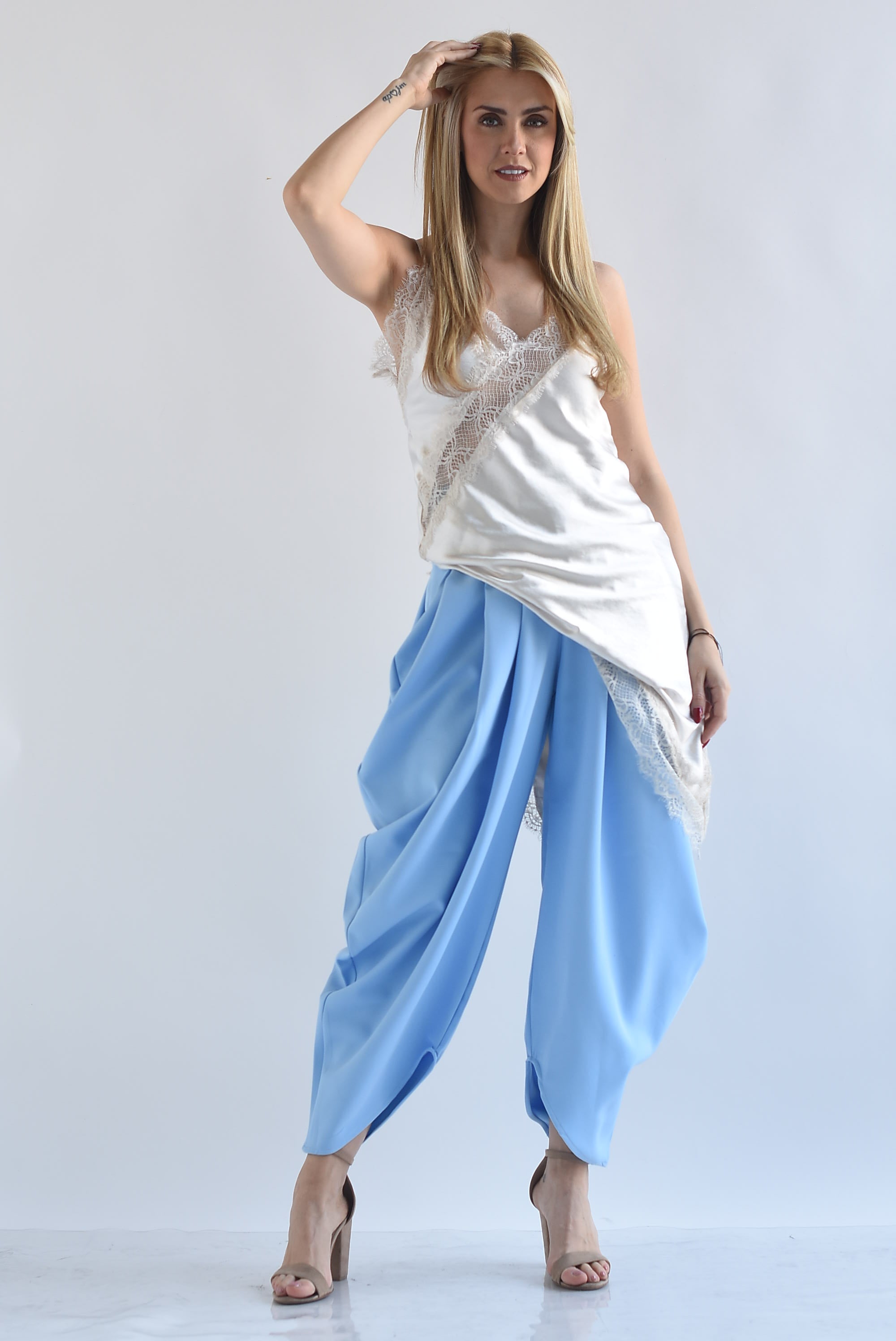 Vestido lencero asimétrico encaje pastel