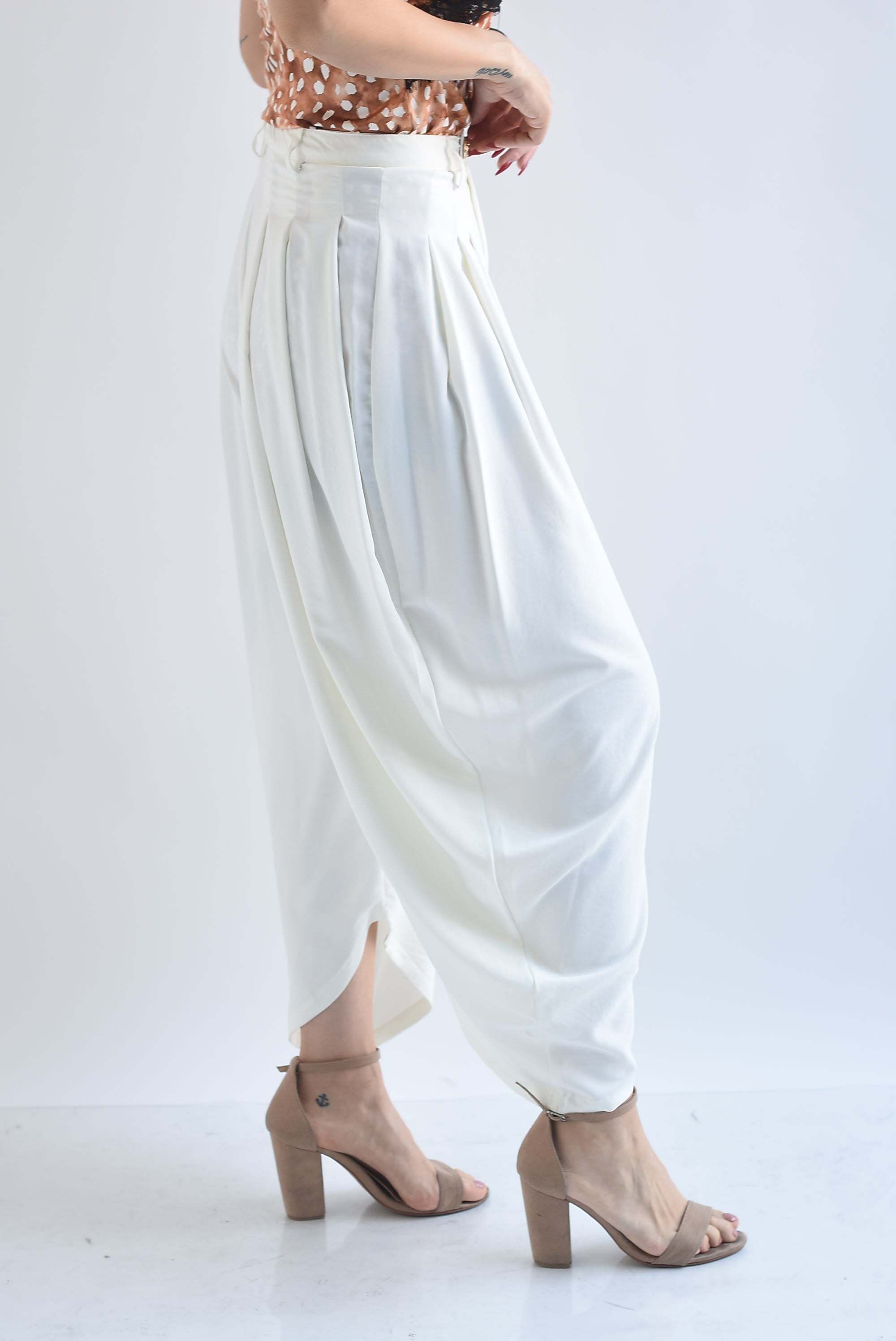 Pantalón globo pinzas