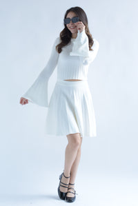 Fashion Styled Set Falda plisada y Blusa manga trompeta punto Blanco