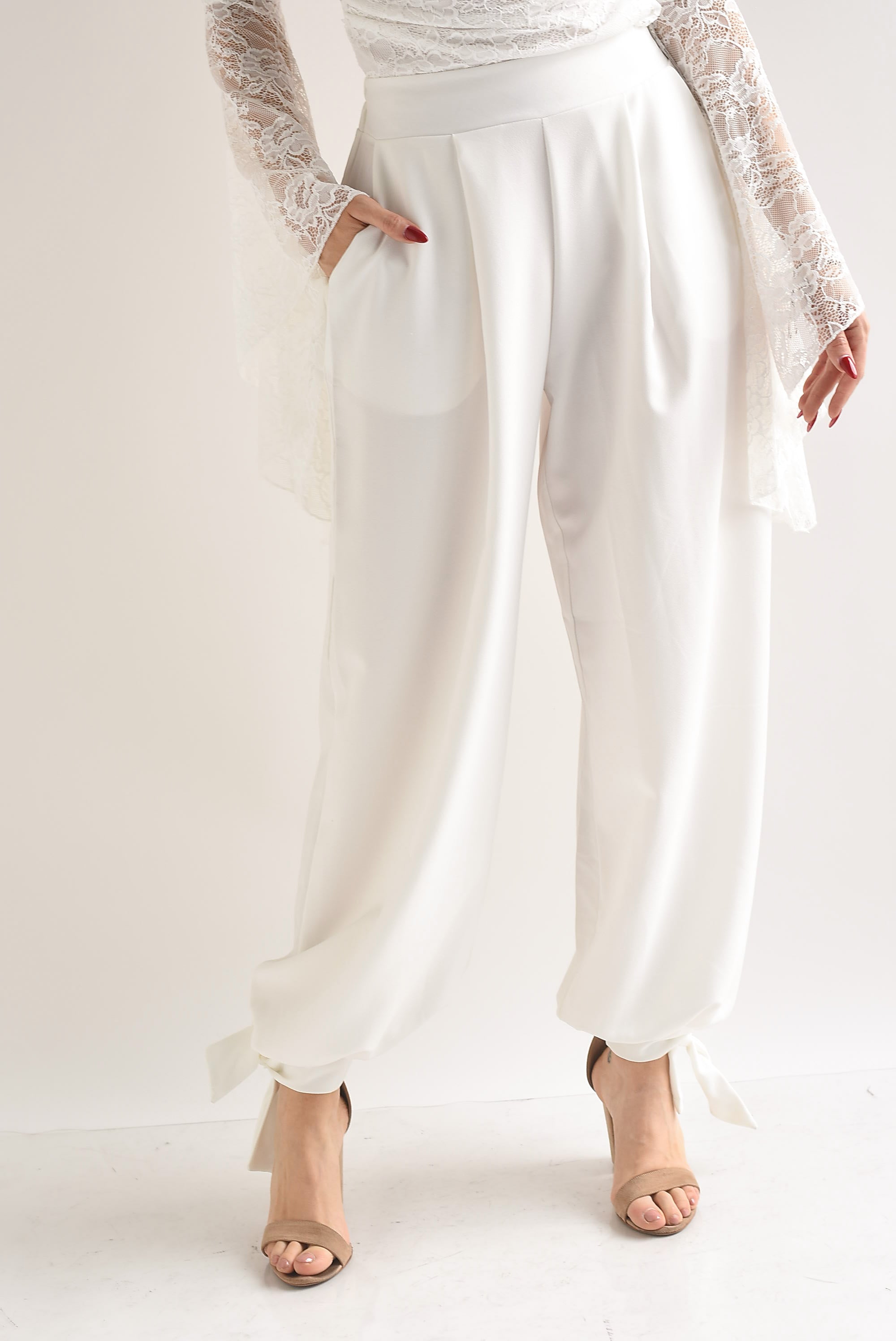Pantalón globo tobillos anchos cinta