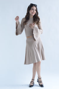 Fashion Styled Set Falda plisada y Blusa manga trompeta punto Moka