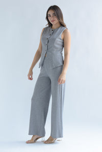 Fashion Styled Set Pantalón y Chaleco tipo pana Gris