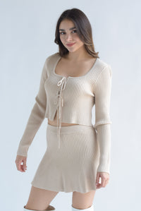 Fashion Styled Set Falda y Cárdigan lazos punto Beige