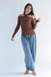 Fashion Styled Blusa punto cut-out halter Café