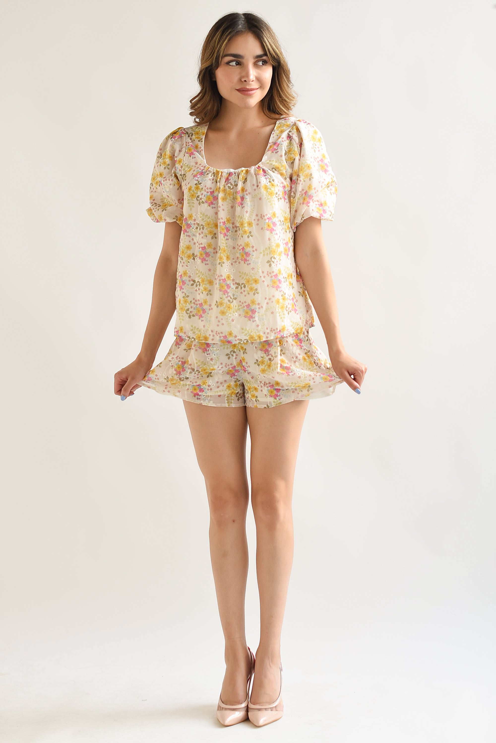 Set Short y Blusa flores bordada Ivory