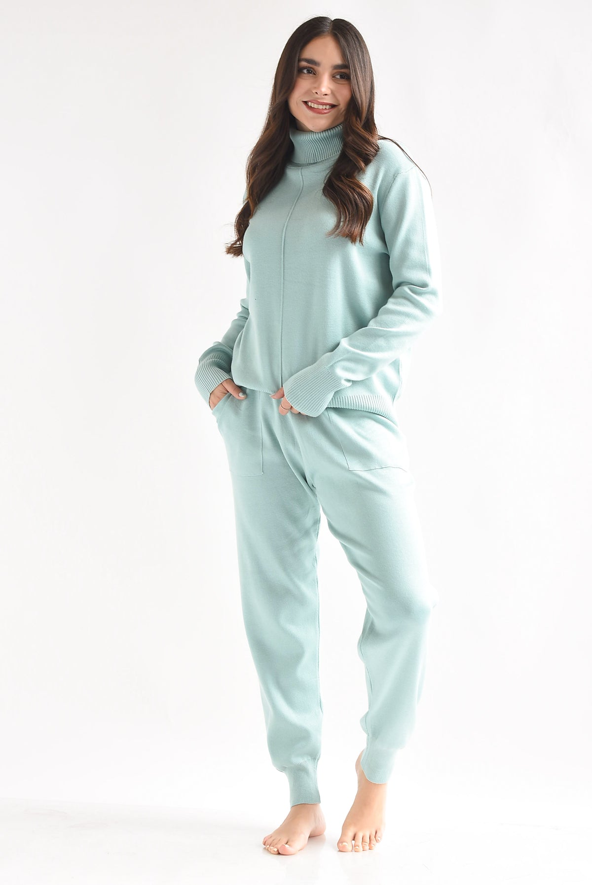 Set Pantalón y Sweater cuello alto