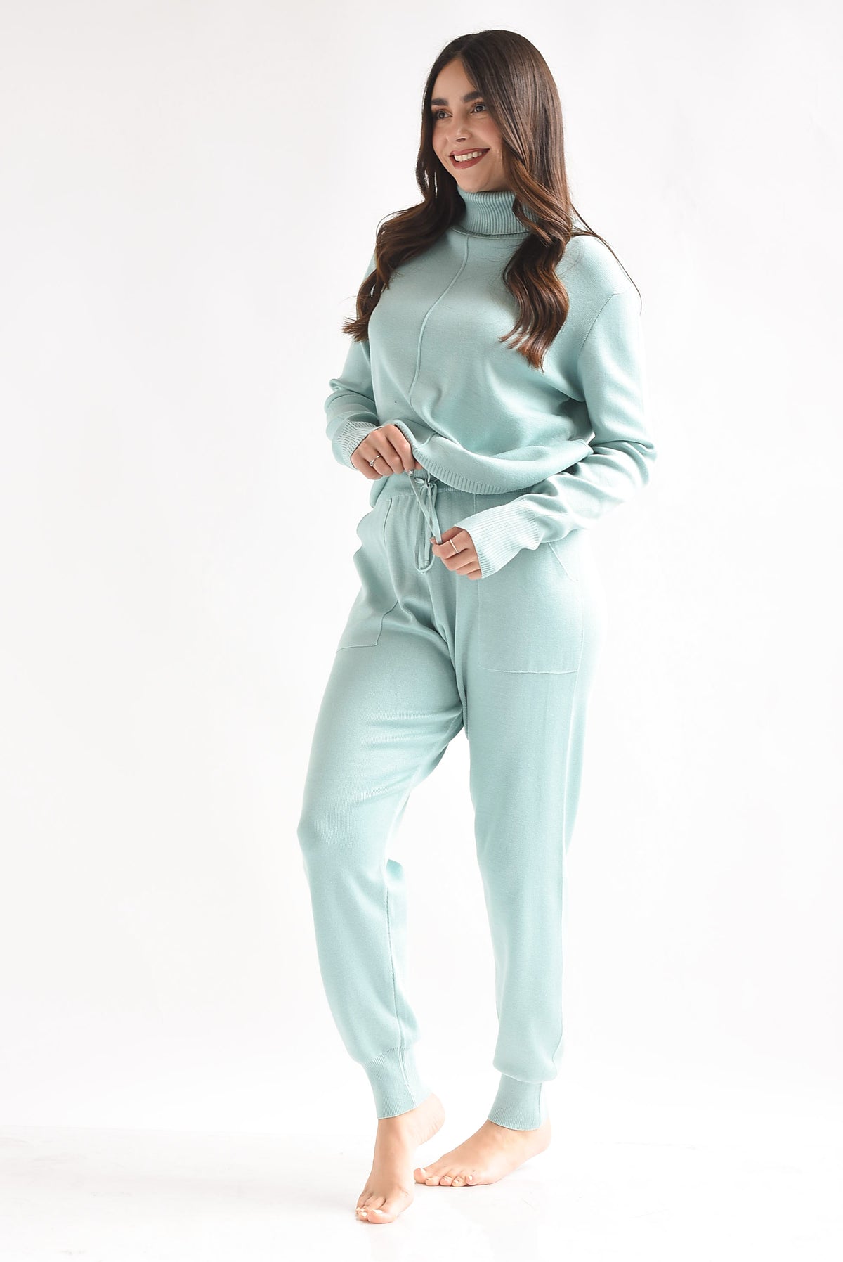 Set Pantalón y Sweater cuello alto