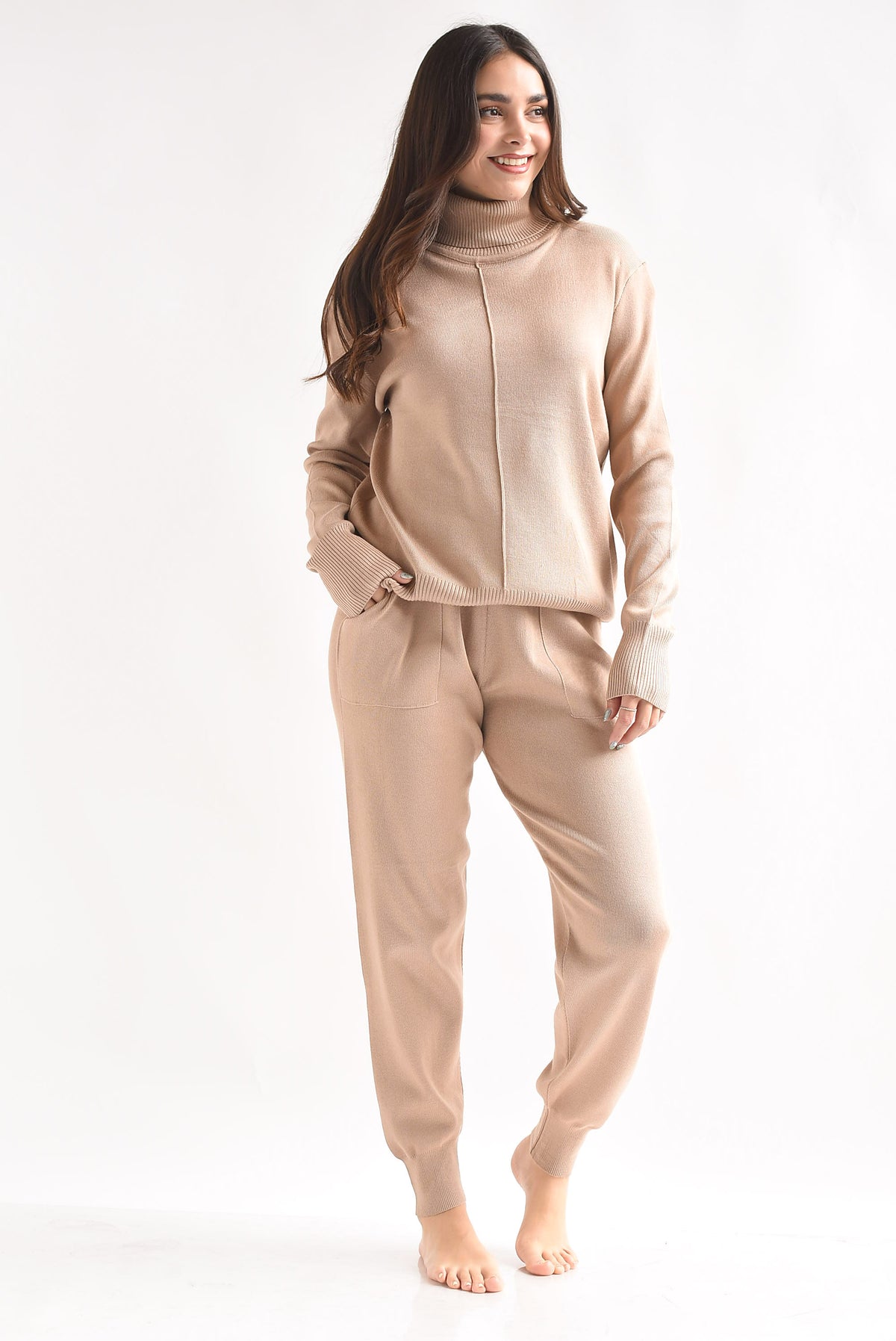 Set Pantalón y Sweater cuello alto
