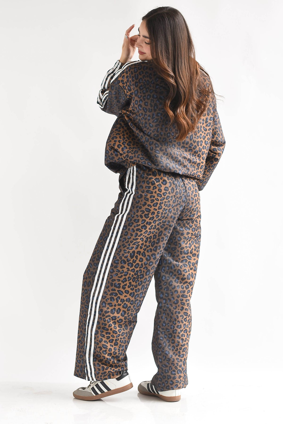 Set Pantalón y Chamarra track leopardo