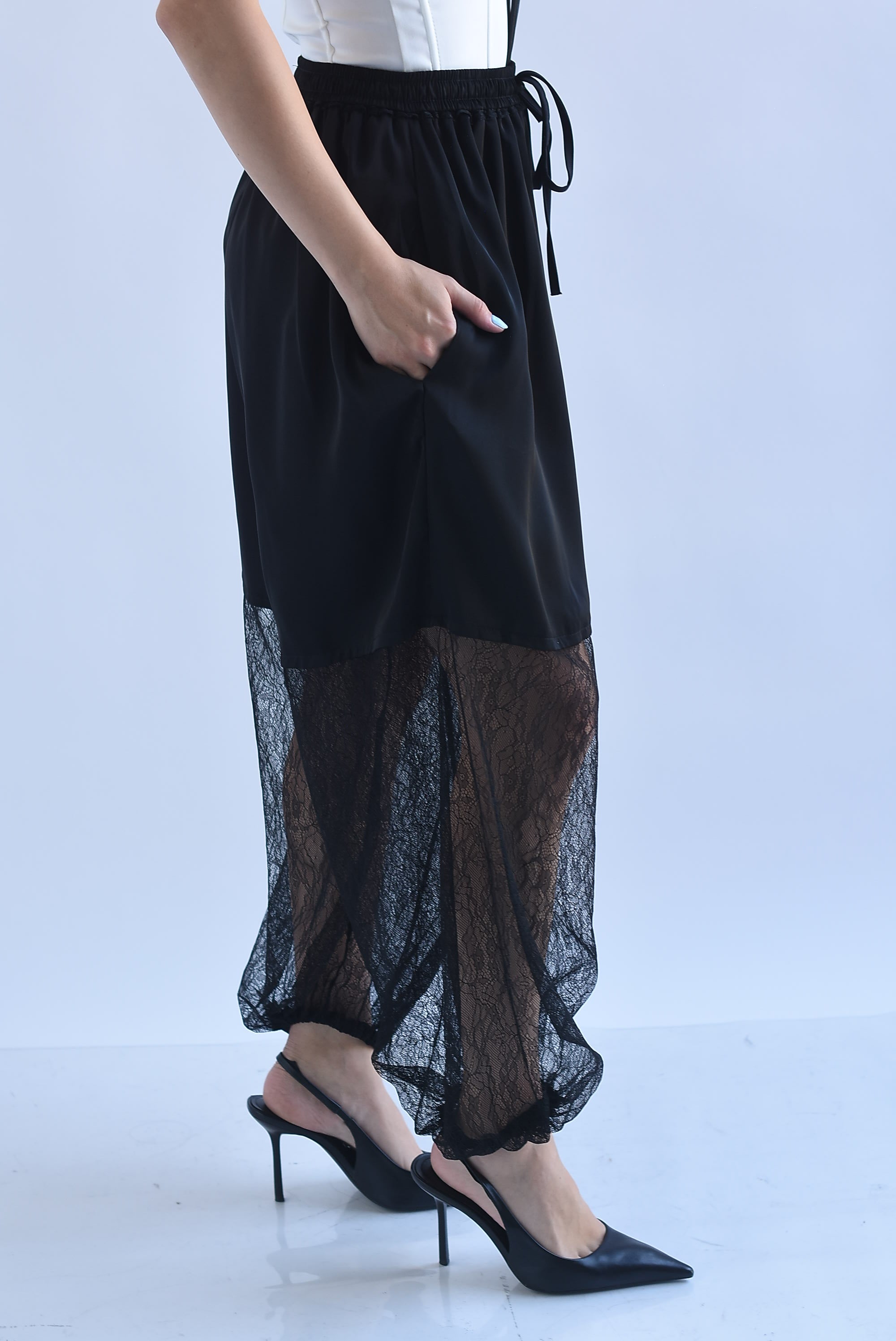 Pantalón globo satín con encaje