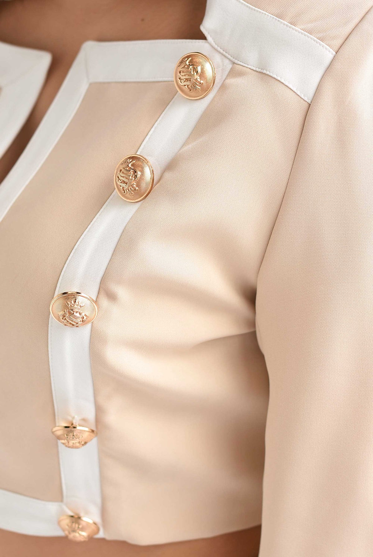Set Falda mini y Blazer crop militar Beige