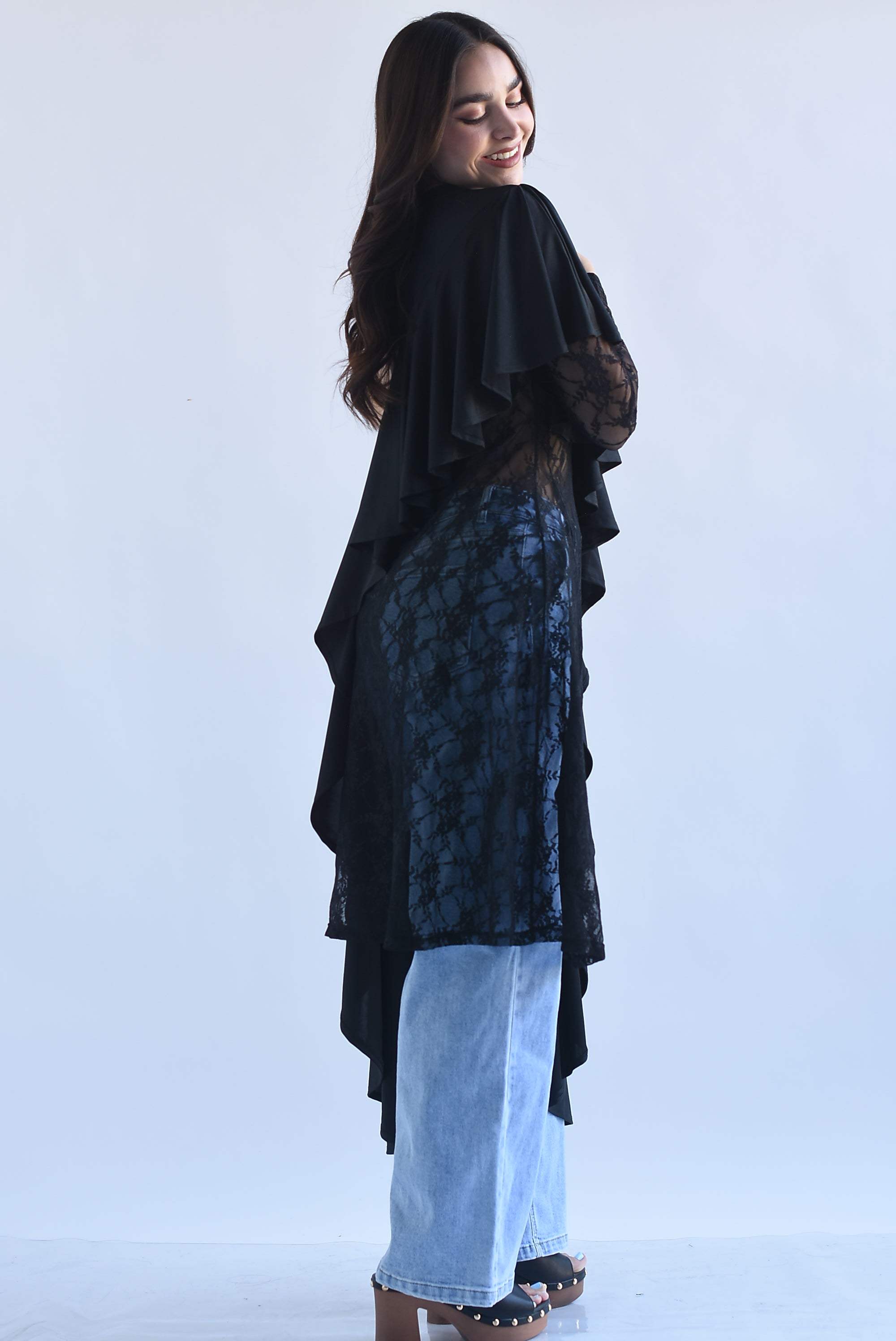 Maxiblusa encaje con olán asimétrico