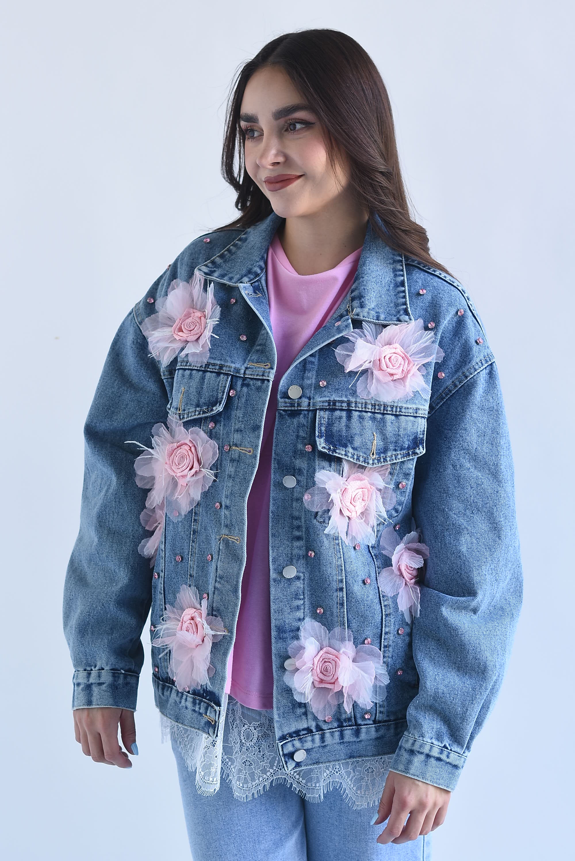 Chamarra Denim flores rosas