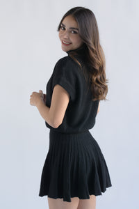 Fashion Styled Set Falda plisada y Blusa cuello alto punto Negro