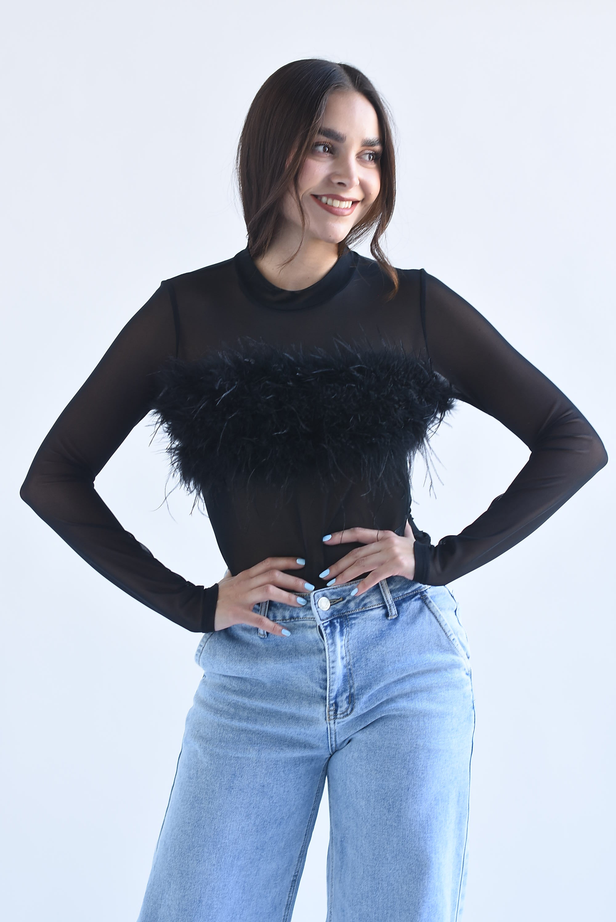 Blusa mesh top plumas