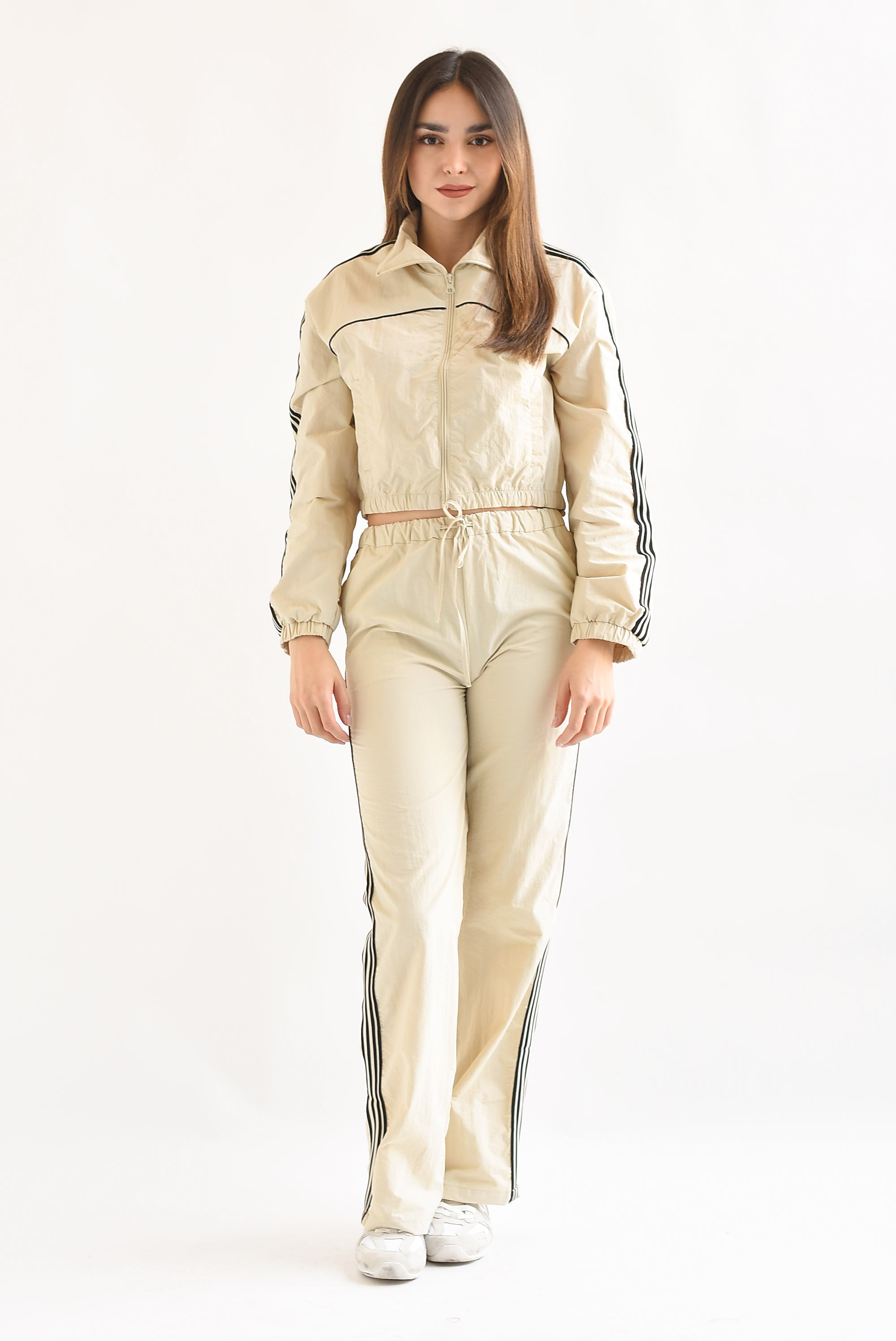 Set Pantalón y Chamarra parachute track Beige