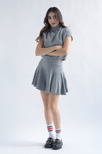 Fashion Styled Set Falda plisada y Blusa cuello alto punto Gris