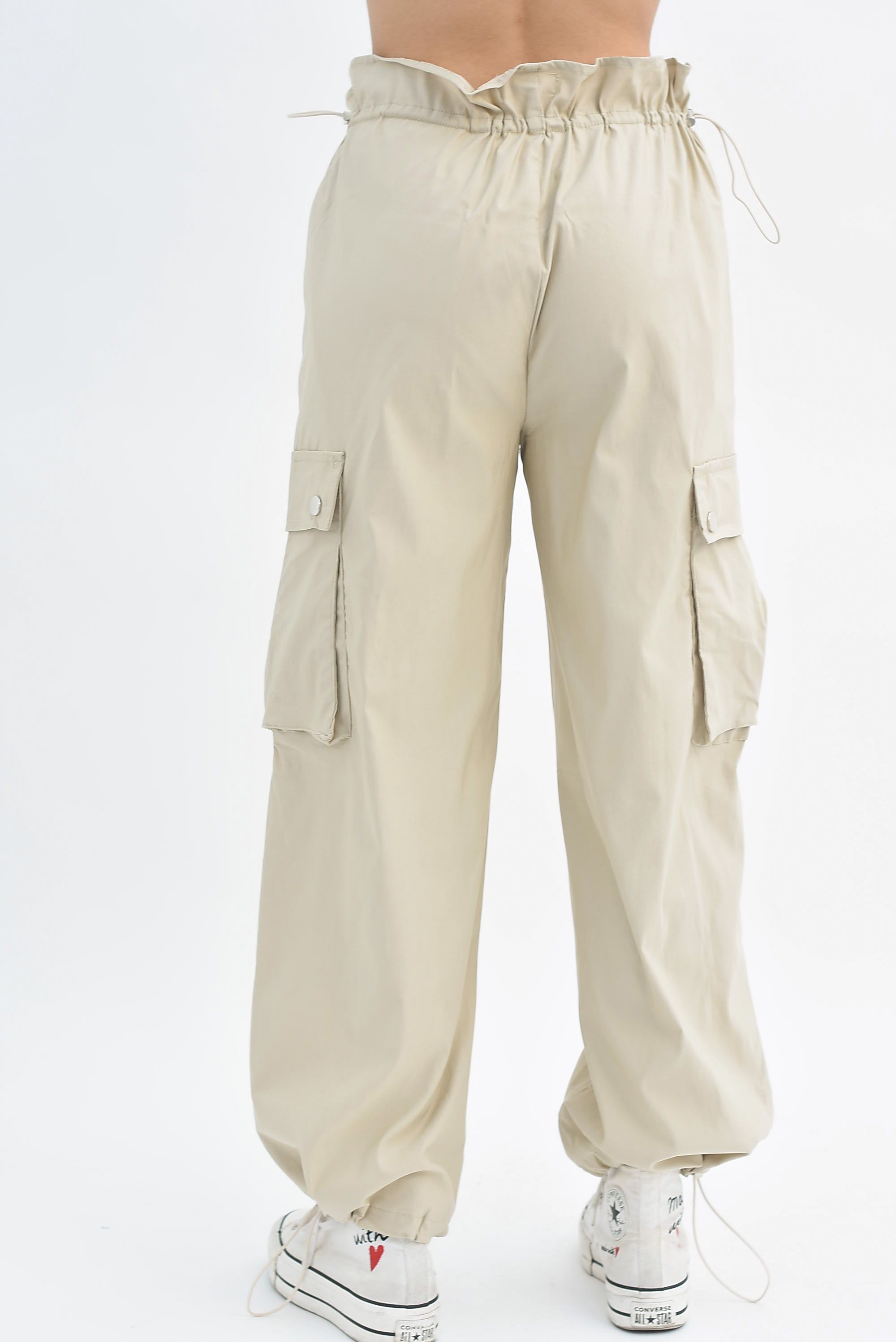 Pantalón parachute cargo Beige
