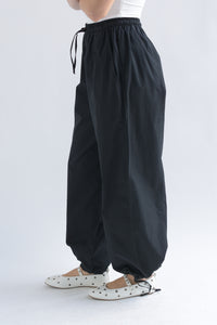Fashion Styled Pantalón jaretas costuras Negro