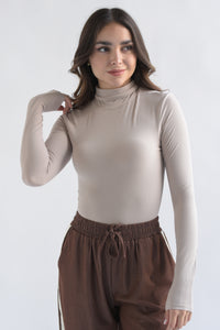 Fashion Styled Body manga larga cuello alto Nude