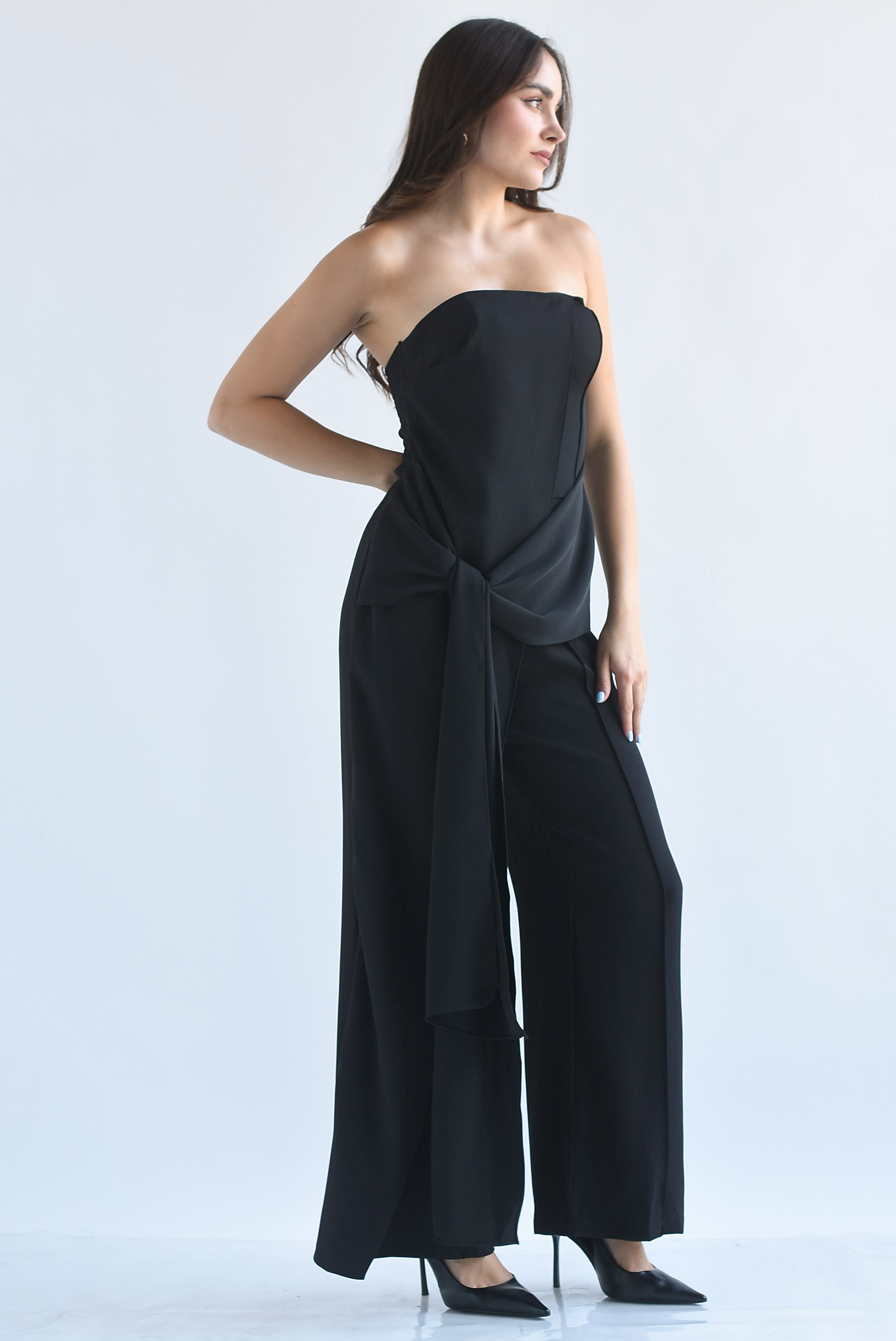 Jumpsuit strapless asimétrico cintas
