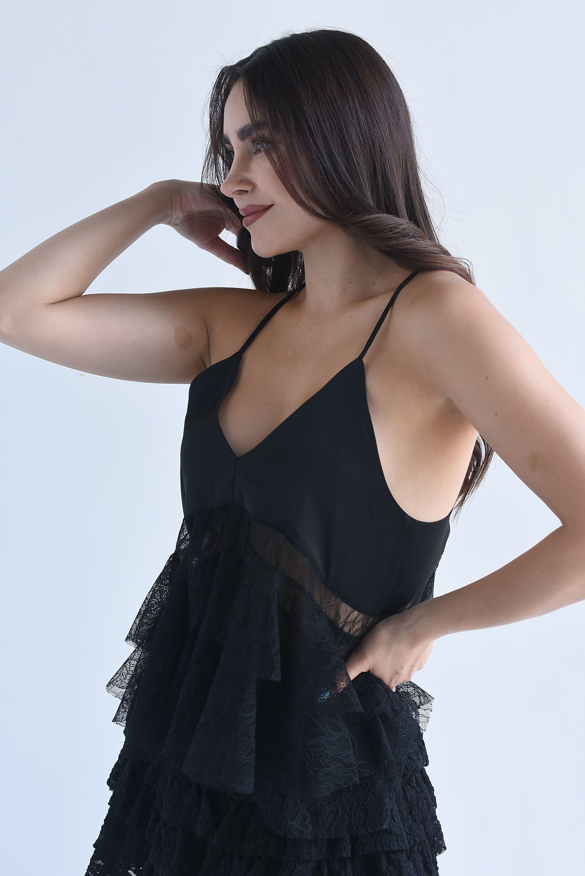 Blusa satín con encaje