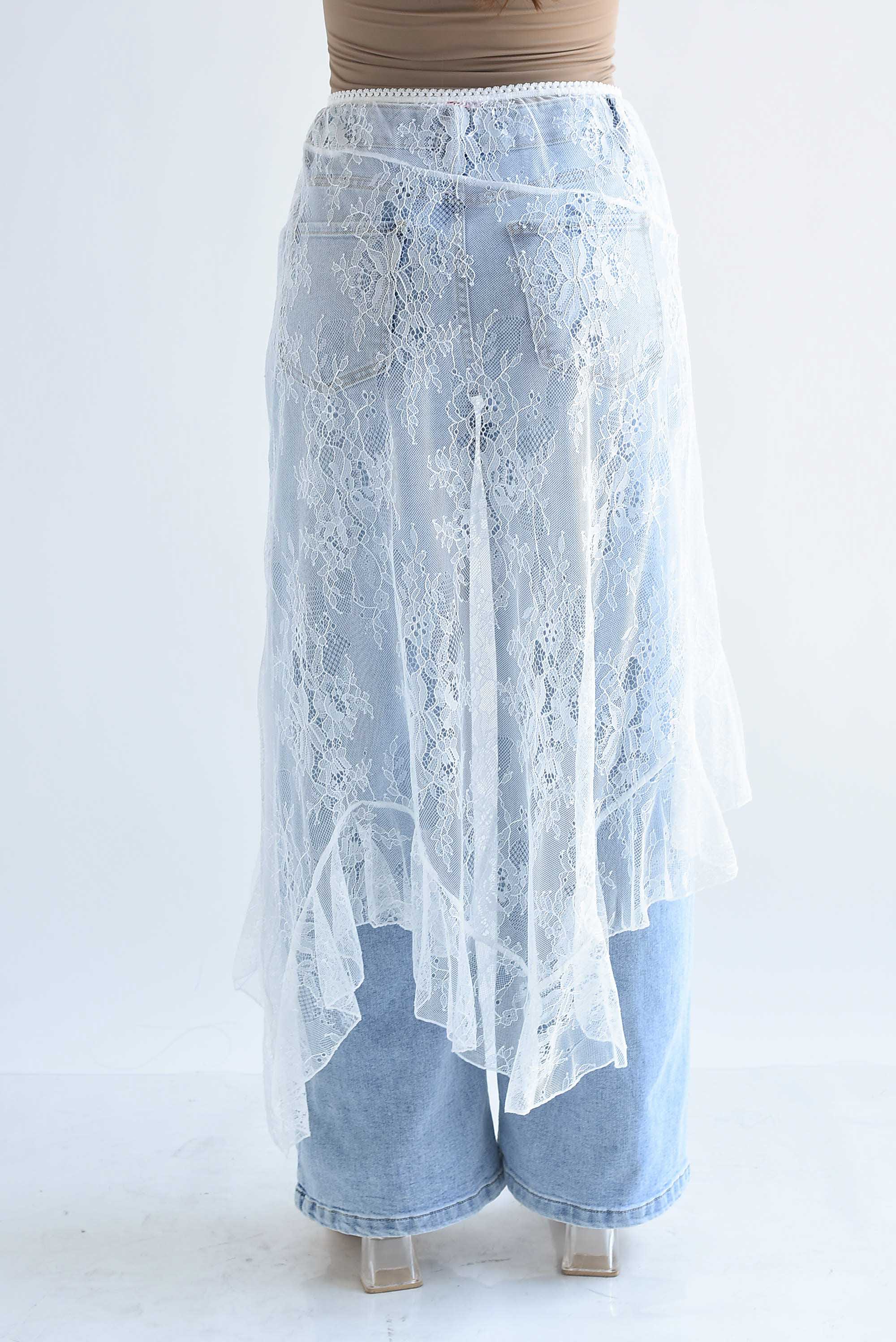 Falda encaje asimétrica olán