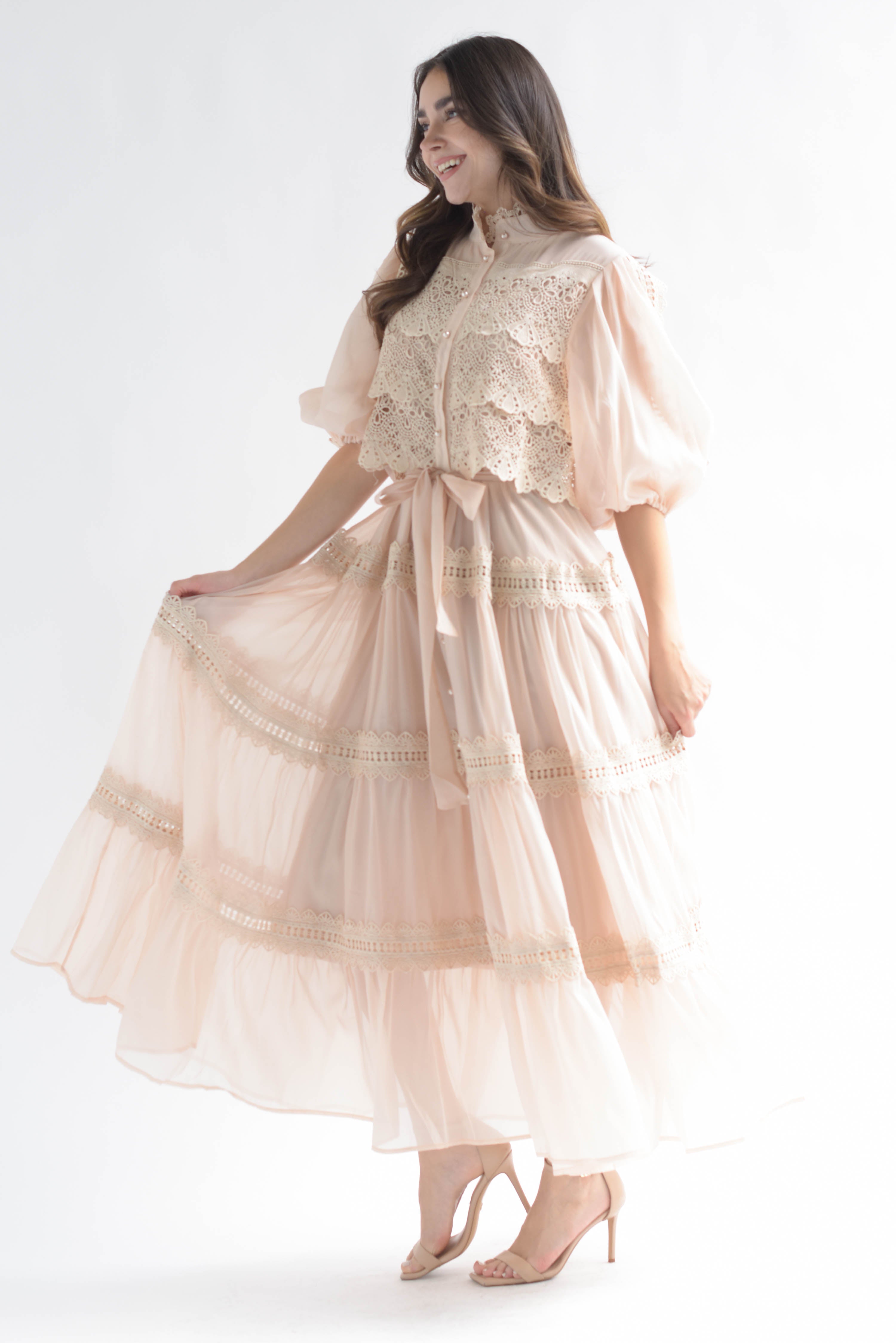 Vestido largo olán tira bordada Blush