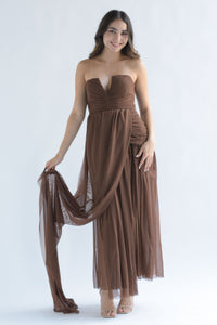 Fashion Styled Vestido strapless drapeado envolvente Café