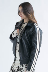Fashion Styled Chamarra bomber vinipiel track Negro