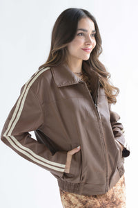 Fashion Styled Chamarra bomber vinipiel track Café