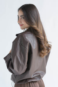 Fashion Styled Chamarra bomber jareta vinipiel Espresso