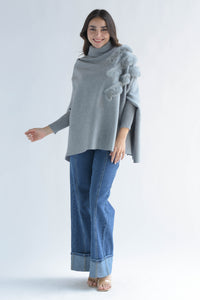 Fashion Styled Poncho líneas fur Gris