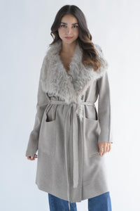 Fashion Styled Sweater tipo abrigo cuello fur Arena