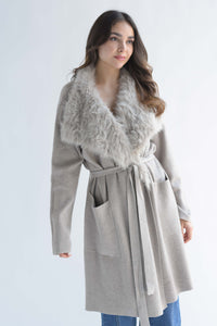 Fashion Styled Sweater tipo abrigo cuello fur Arena