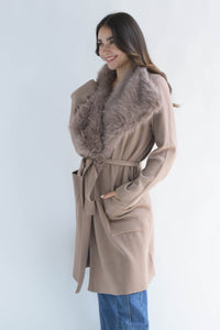 Fashion Styled Sweater tipo abrigo cuello fur Moka