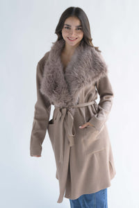 Fashion Styled Sweater tipo abrigo cuello fur Moka