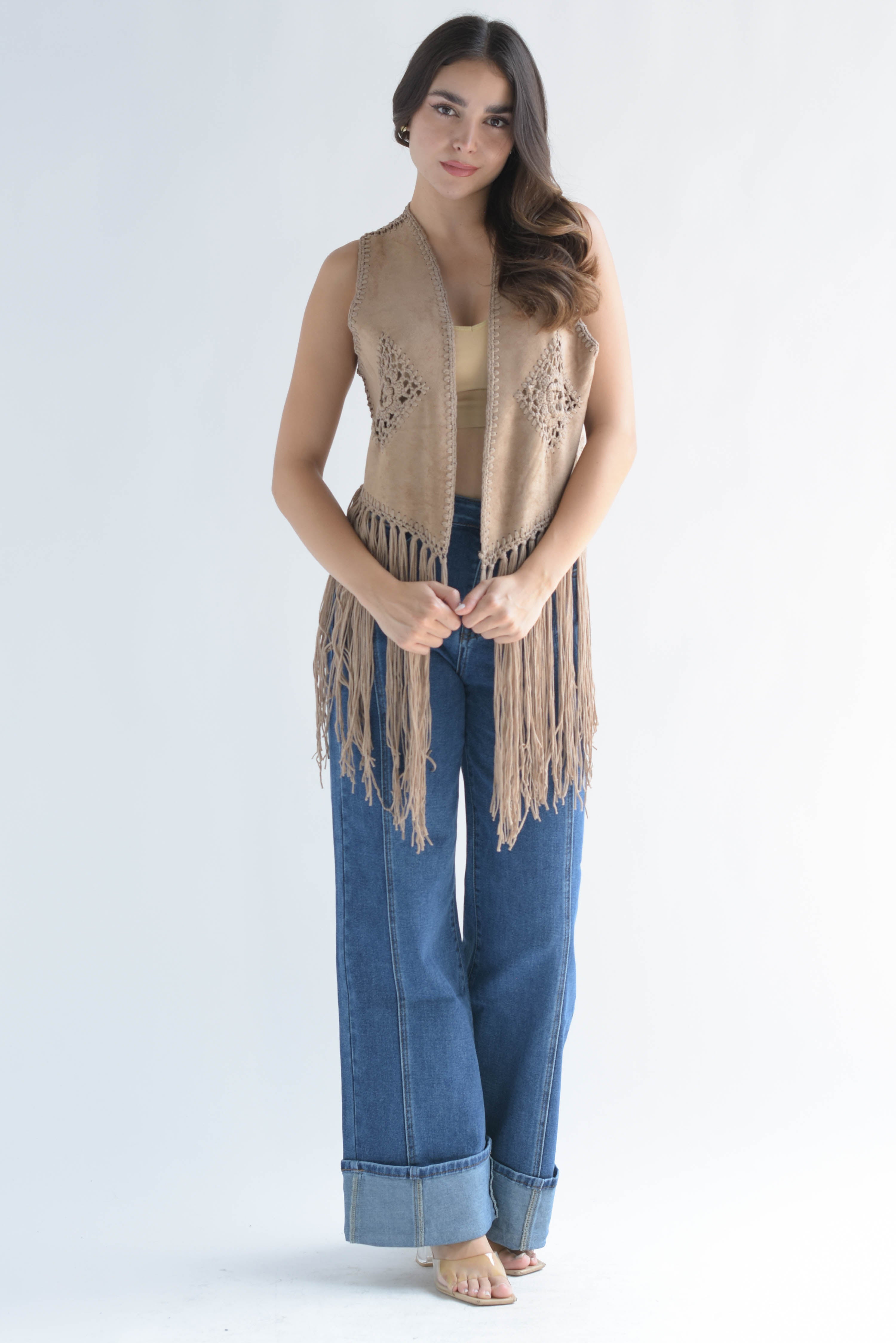 Chaleco crochet flecos suede Arena