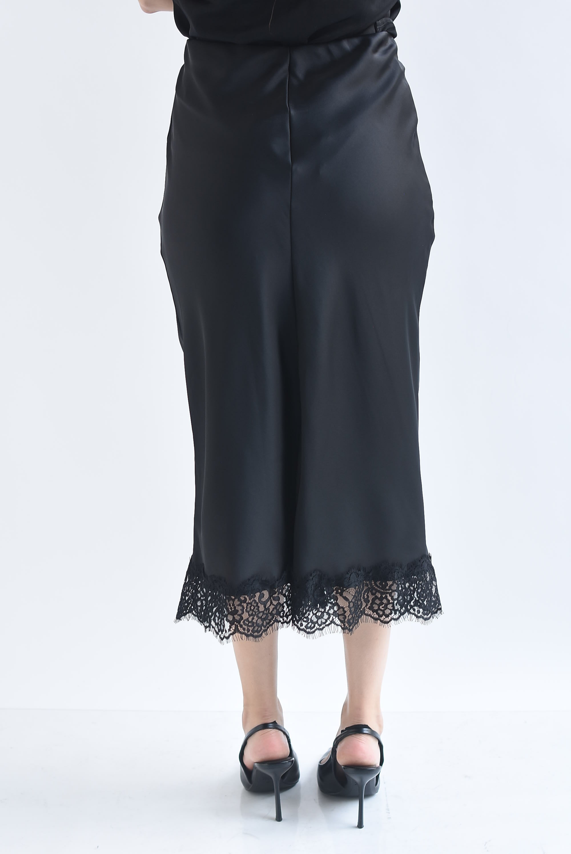 Falda midi lencera filo encaje