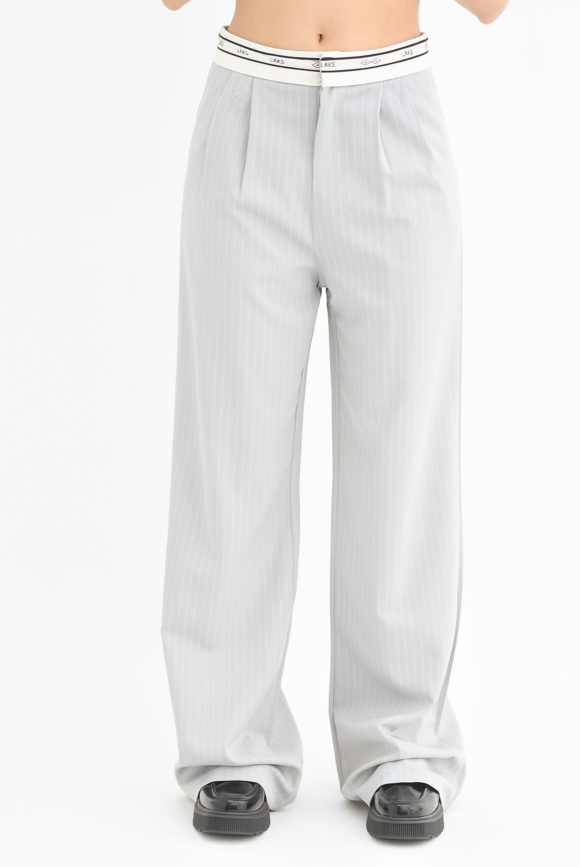 Pantalón de vestir pretina doblada rayas Gris