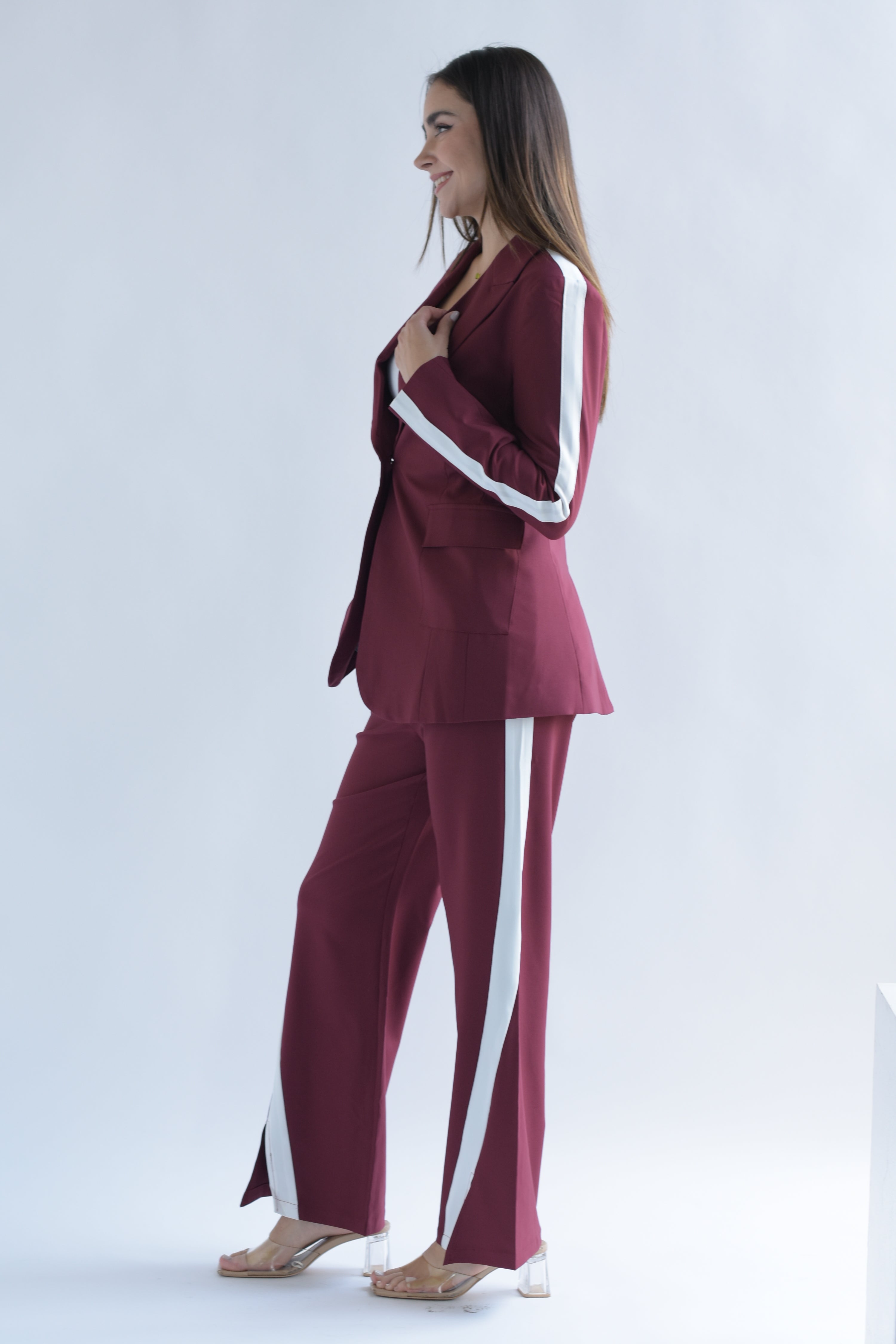 Set Pantalón y Blazer track diagonal Vino