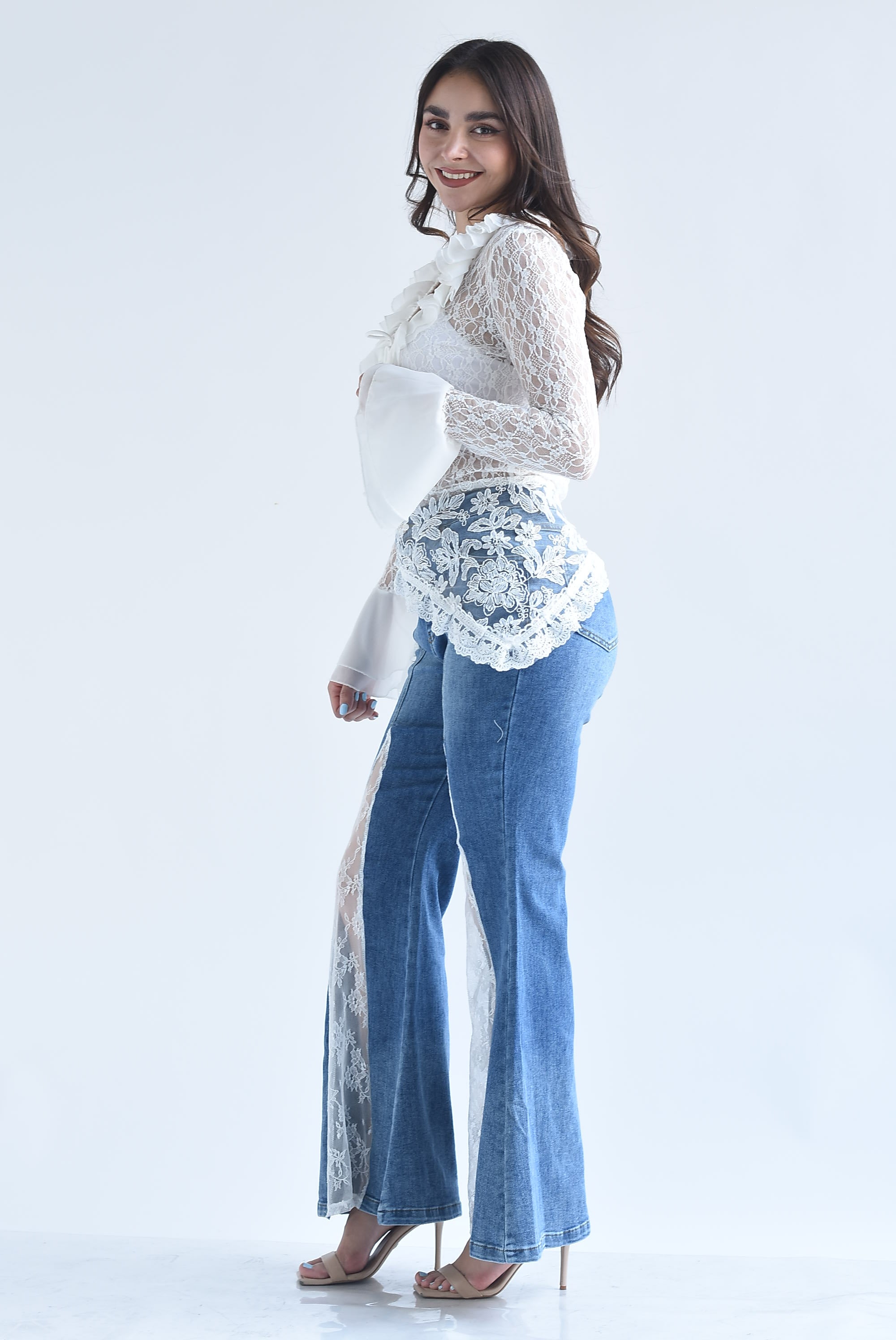 Jeans campana encaje y pareo