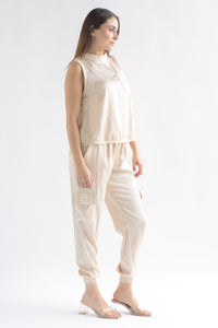 Fashion Styled Set Pantalón jogger y Blusa sin manga satín Beige