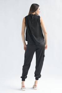 Fashion Styled Set Pantalón jogger y Blusa sin manga satín Negro