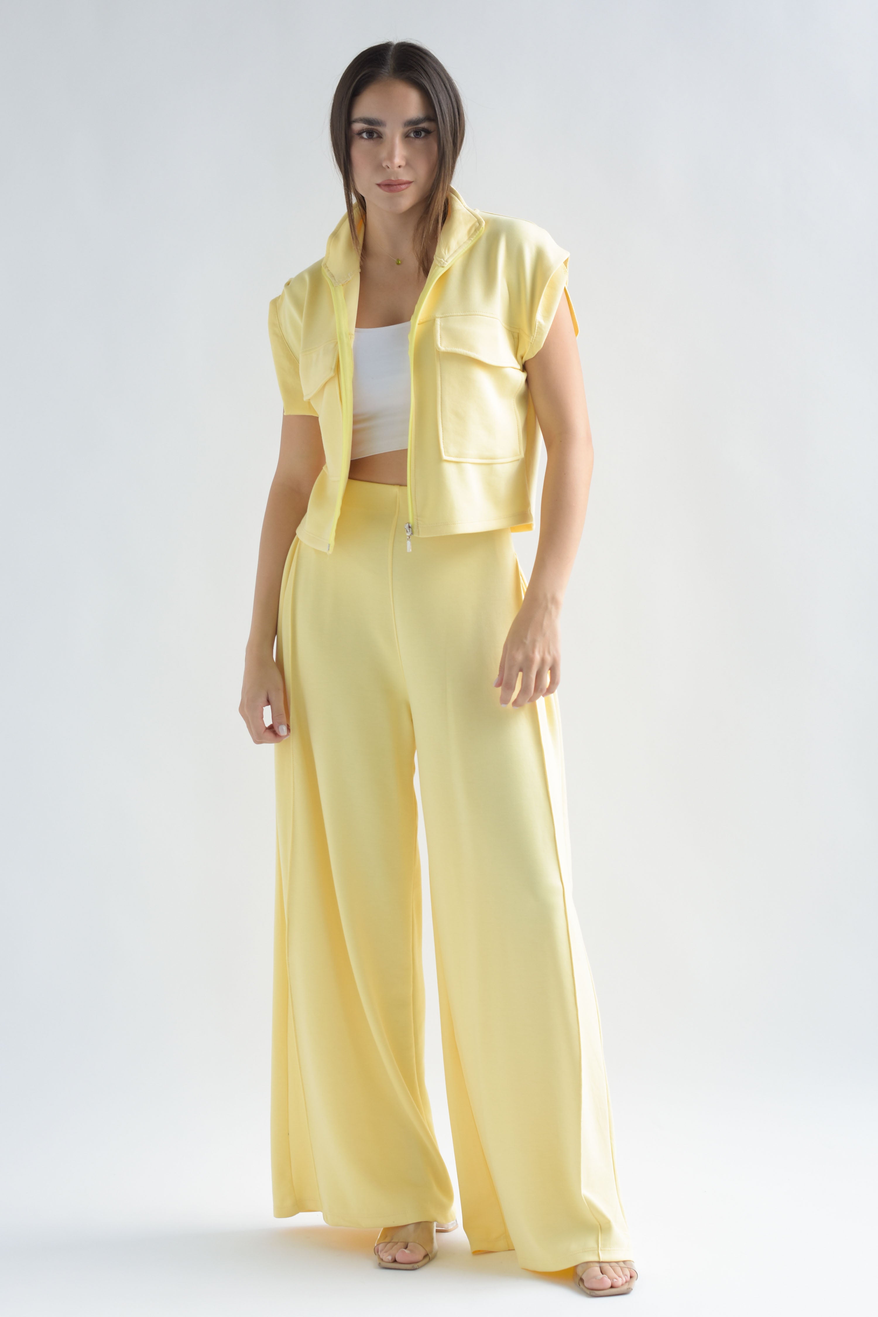 Set Pantalón pinza lateral y Chaleco Amarillo