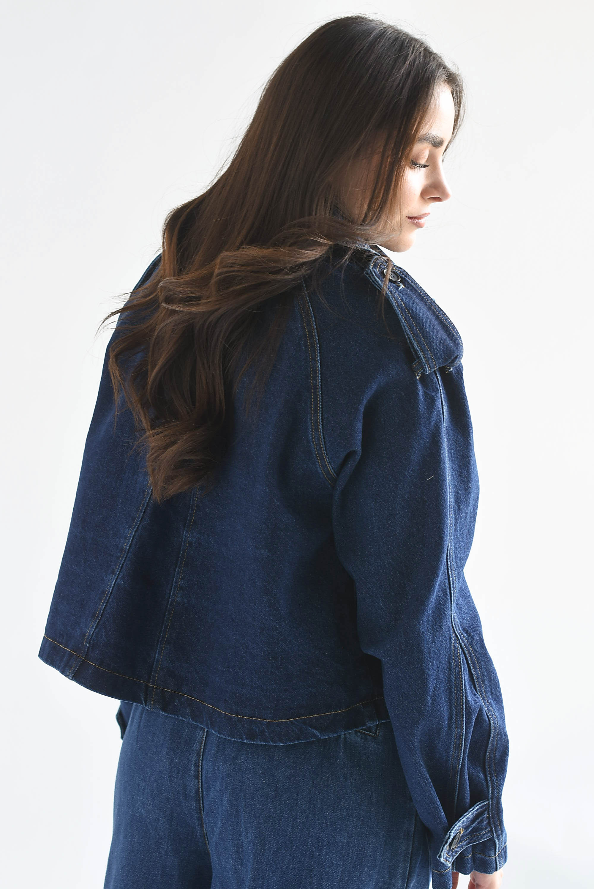 Gabardina crop Denim botones cruzados