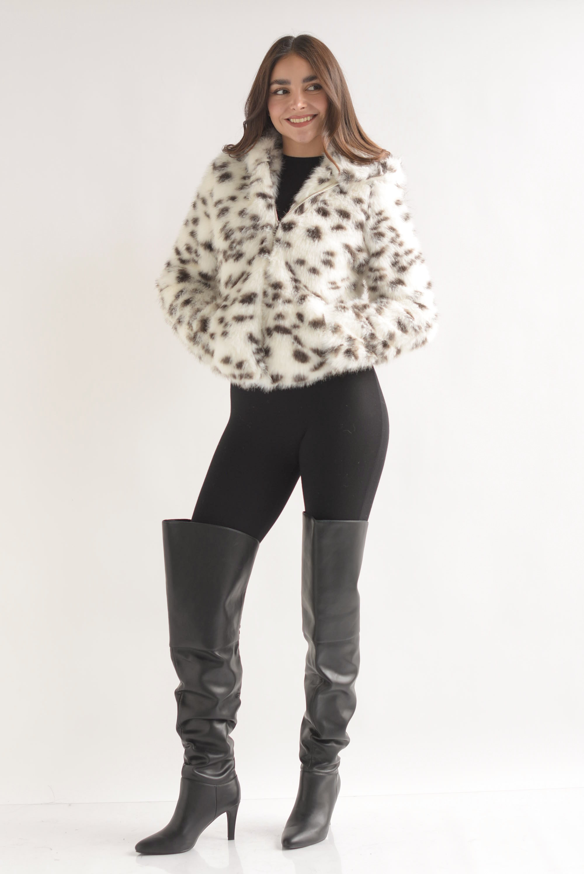 Chamarra hoodie faux fur manchas