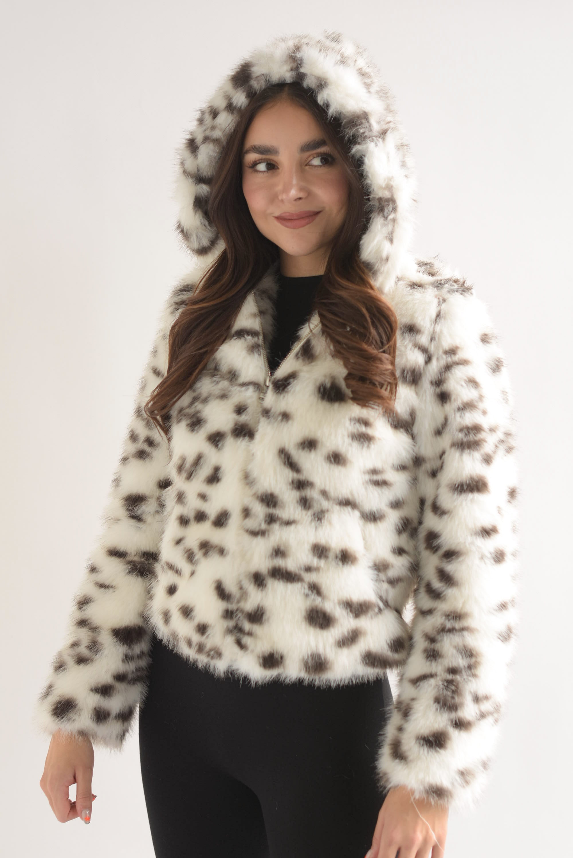 Chamarra hoodie faux fur manchas