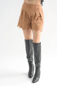 Fashion Styled Short suede encaje Camel